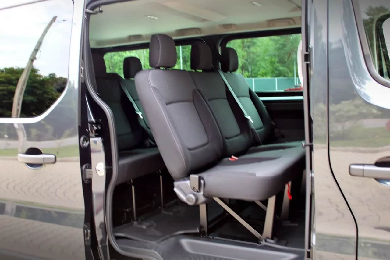 Ile pali bus 9-osobowy? Poznaj realne spalanie i oszczędzaj!