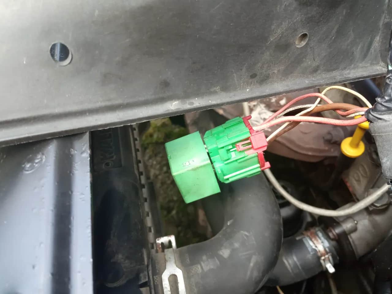 Peugeot 207: Wentylator nie działa? Gdzie przekaźnik i jak go sprawdzić