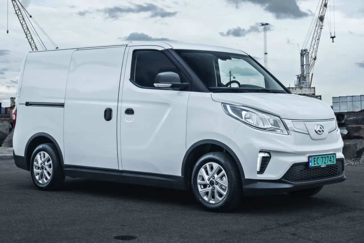 Bus dla kuriera 2026: Jak wybrać model, który zapewni zysk?