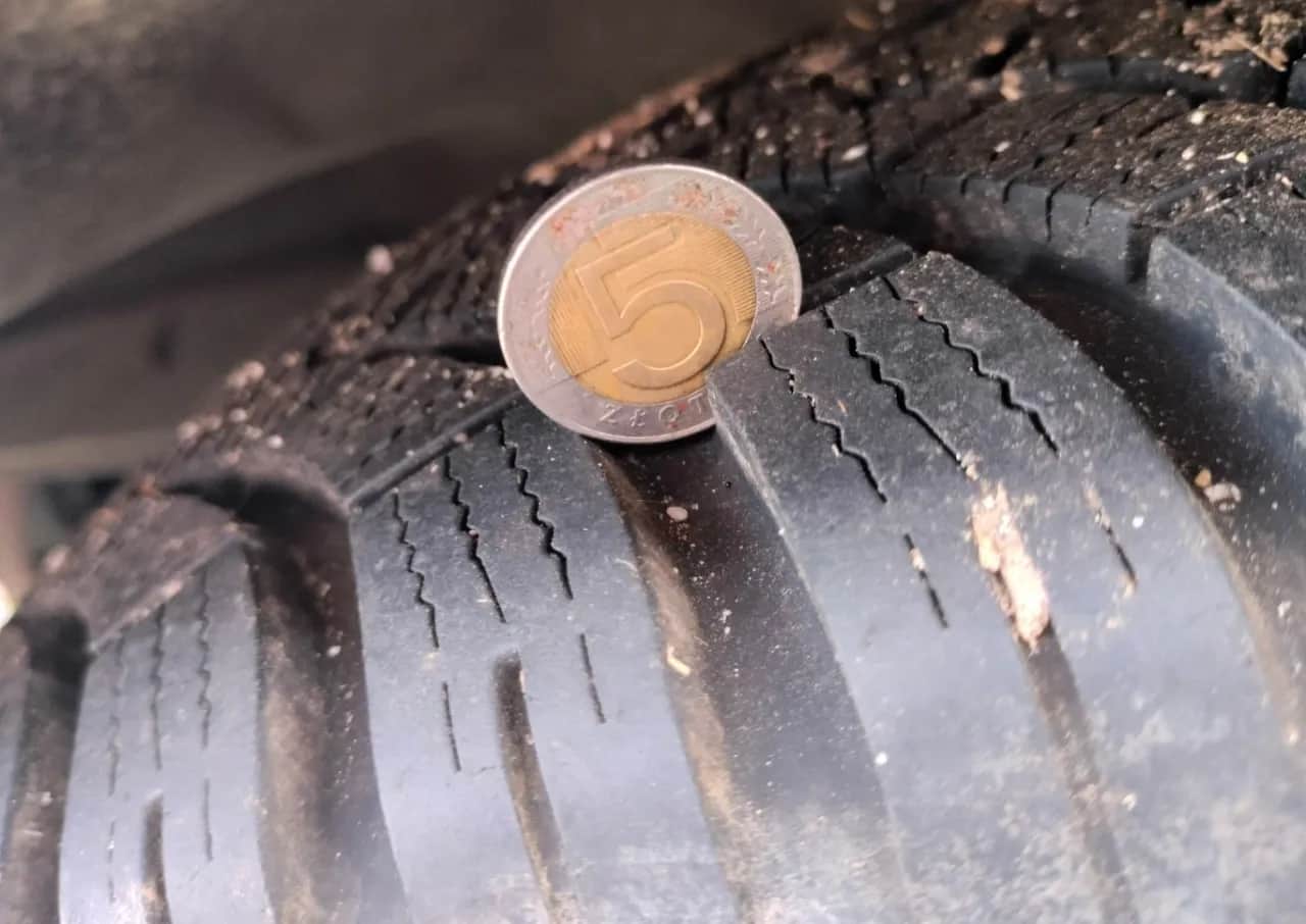 Ile bieżnika ma nowa opona? Poznaj fakty i dbaj o bezpieczeństwo
